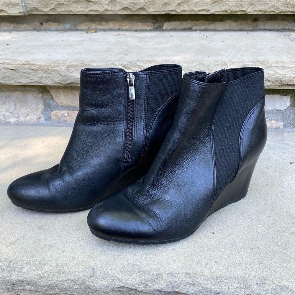 Clark’s Women’s Leather Zip Up Wedge Boot